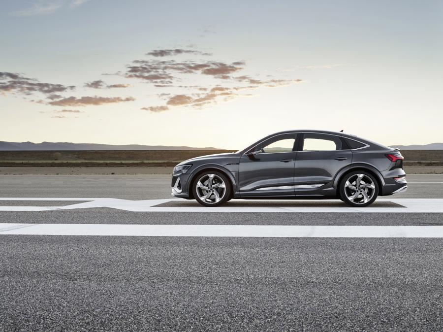  Audi e-tron S Sportback 2020 года  (WW) (фото 29 из 77)
